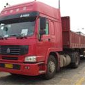 半封閉10噸車 (長10.6米寬2.5米高2.7米)